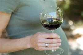 Bà bầu uống rượu ảnh hưởng đến IQ của trẻ