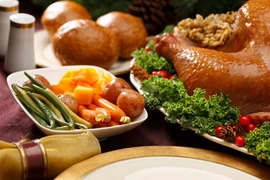 Giữ dáng thon gọn ngày Tết