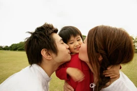 Hôn có thể lây bệnh herpes