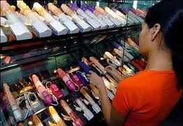 Đột nhập vào nhà hàng xóm để “chôm”… đồ chơi tình dục