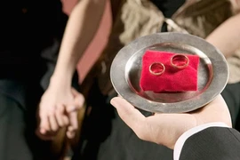 Mục sư đột tử khi đang chủ trì hôn lễ 