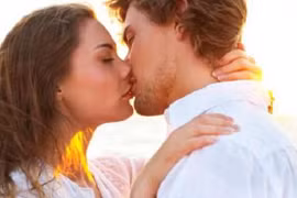 5 bí quyết cho nụ hôn thật quyến rũ