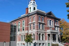 Dùng “của quý” đánh vợ vì từ chối “mây mưa”