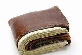 Đạo chích trả lại tiền vừa trấn lột khi phát hiện nạn nhân là bạn tù cũ