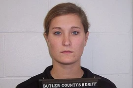 Nữ giáo viên 24 tuổi “mây mưa” với 4 nam sinh