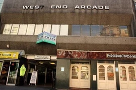 Tai nạn kinh hoàng từ thang cuốn siêu thị