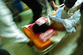 Gái già cắn đứt của quý của người tình trẻ