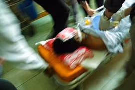 Gái già cắn đứt của quý của người tình trẻ