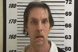 Bắn hàng xóm vì hoang tưởng “lên giường” với vợ