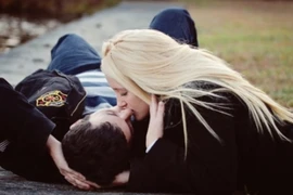 Cho nụ hôn nồng nàn đầy đam mê