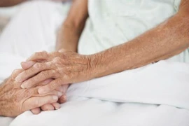 Cặp vợ chồng già cùng chết vì không thể sống thiếu nhau