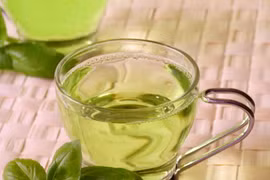 Lợi ích của trà xanh đối với người già