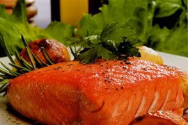 Omega giảm tổn thương do khói thuốc lá