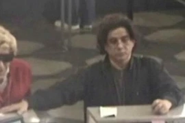 Đóng giả người mẹ quá cố với mưu đồ bất chính