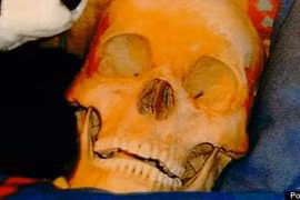 Bị bắt vì dám “mây mưa” với cả… bộ xương người chết