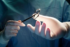 Mổ ruột thừa... bị bỏ quên kẹp trong bụng