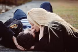 Cho nụ hôn nồng nàn đầy đam mê