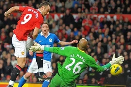 MU chiến thắng "5 sao", uy hiếp Man City