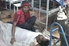 Ấn Độ: Kinh hoàng vụ ngộ độc rượu khiến 143 người chết 