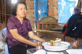 Đau lòng chuyện cha "thế chấp" con ruột vào sới bạc