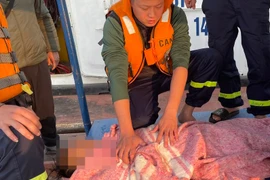 Lực lượng Công an kịp thời cứu nạn nhân nhảy cầu Long Biên