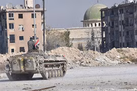 Phiến quân Syria phóng hàng chục tên lửa vào 2 thị trấn gần tỉnh Idlib 