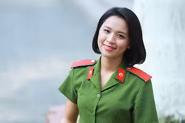 Nữ thủ khoa đầu tiên của ĐH PCCC được phong quân hàm Trung úy