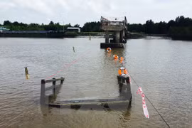 Phó Thủ tướng yêu cầu làm rõ nguyên nhân cây cầu trị giá 4 tỷ đồng, vừa xây đã sập