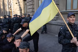 Lực lượng vệ quốc Ukraine biểu tình tại Kiev, đòi giải ngũ về nhà