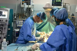 Cứu sống bé sơ sinh chỉ nặng 1,4 kg, mắc bệnh tim phức tạp