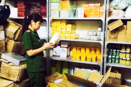 Phát hiện nhiều máy làm đẹp và hóa mỹ phẩm nhập lậu 