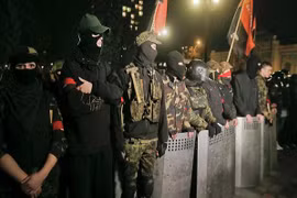 Kiev dọa sử dụng vũ lực để giải giáp nhóm cực đoan Right Sector