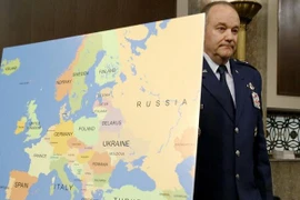 Tư lệnh NATO ủng hộ cung cấp vũ khí tấn công cho Ukraine