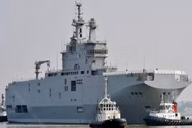 Pháp sử dụng hai tàu Mistral để cứu người tị nạn trên Địa Trung Hải?