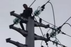 Bị giật điện cao thế, may mắn thoát chết