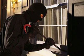 Infographic: Kỹ năng giữ an toàn tính mạng khi trộm đột nhập