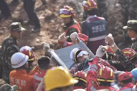 Cựu quan chức Trung Quốc tự tử sau vụ lở đất