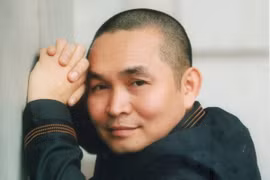 Xuân Hinh tặng iPhone 5 cho người hâm mộ