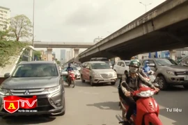 Ý kiến dư luận về đề xuất cấm ô tô dừng quá 5 phút