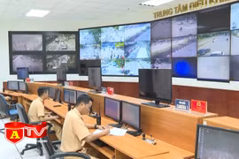 Lắp đặt hàng loạt camera giám sát quanh bến xe Mỹ Đình để xử lý xe dù bến cóc