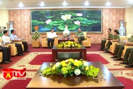 Công an Hà Nội tiếp Giám mục Giáo phận Hưng Hóa đến thăm và làm việc