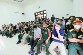 14 bị cáo lĩnh án trong vụ buôn lậu xăng