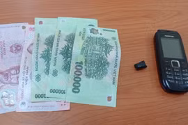 Đang giao dịch ma túy, gã đàn ông bị công an bắt quả tang