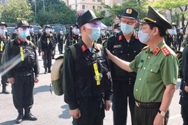 Cảnh sát cơ động và sinh viên Học viện Cảnh sát tiếp tục chi viện Bắc Ninh