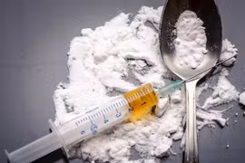Bắt 2 đối tượng tàng trữ, mua bán trái phép chất ma túy