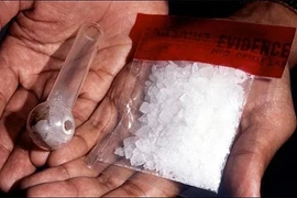 Tìm người biết việc