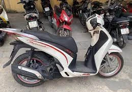 Ai là chủ sở hữu xe máy?