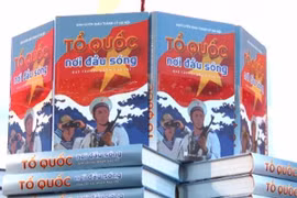 Ra mắt cuốn sách "Tổ quốc nơi đầu sóng"