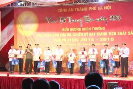 Trung thu sớm với trẻ nhỏ con cán bộ chiến sĩ Công an Thủ đô