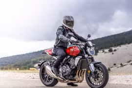 Chiến binh đường phố Honda CB1000R 2023 trình làng dịp năm mới